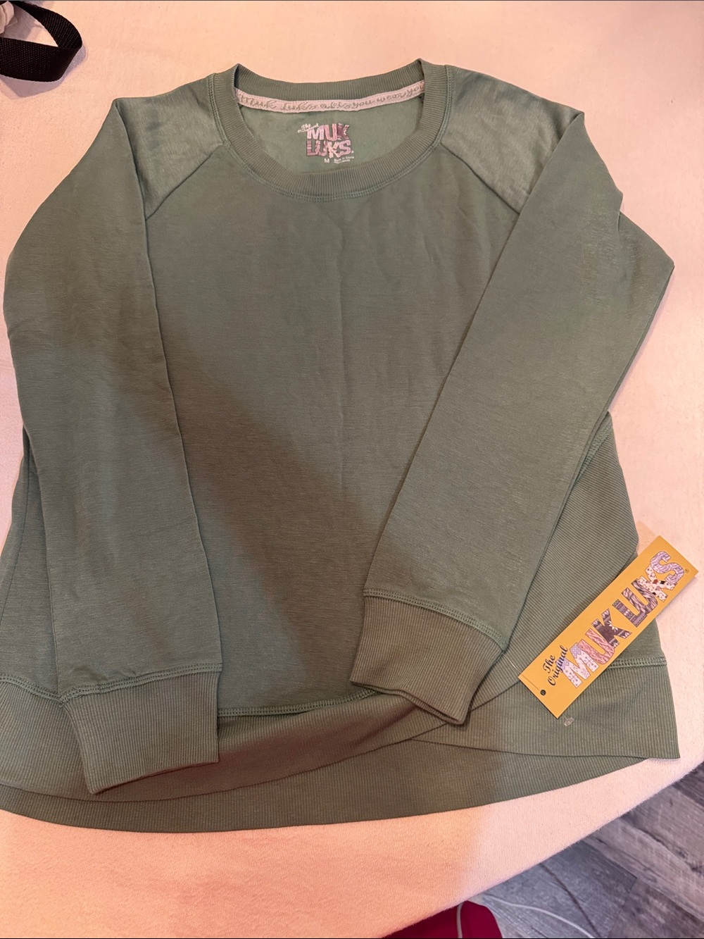 MUKLUKS Green Crewneck Sweatshirt - Mauve Mix Ups